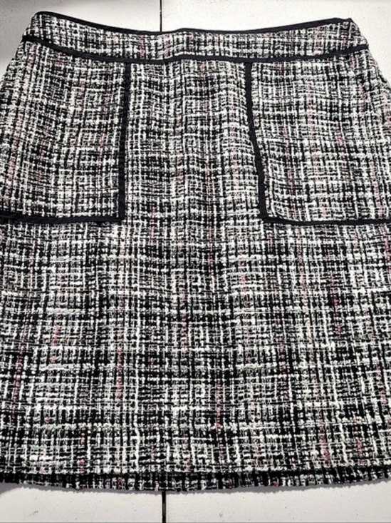 LOFT Dresses & Skirts - LOFT Plaid Mini Skirt Black & White Size 4 Like New